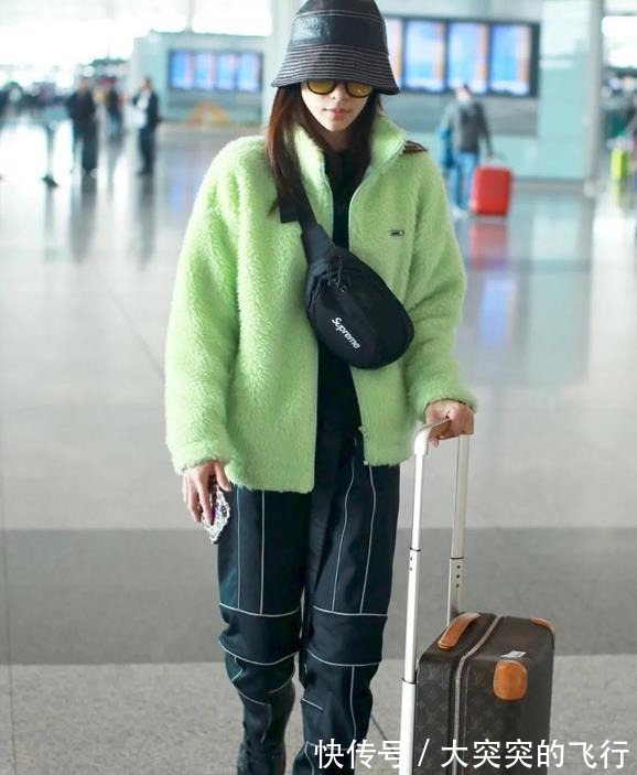 穿搭 秋冬必备的“摇粒绒外套”,今年流行这4种穿法,温暖又高级!