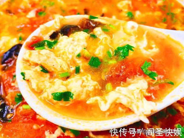 鸡蛋汤|煮西红柿汤时,直接加水煮是错误的!多加这1步,汤更浓,特好喝
