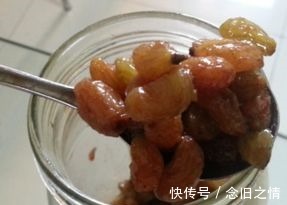 维生素c|葡萄干和它一起泡,喝上7天,体内毒素扫光光,肝脏越来越干净!
