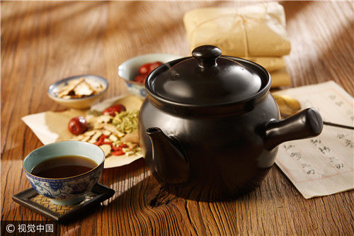 68岁大爷每天晚上含一片姜入睡，一个星期后，变化很大