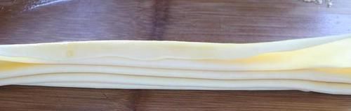 保鲜膜|夏天就馋糯米粉这做法，一蒸一卷就搞定，香甜软糯，吃1次忘不了