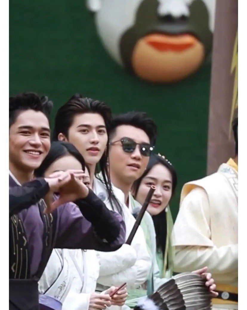 威神v|跑男又炒cp了,整期捆绑蔡徐坤黄旭熙,有人想要入股吗?