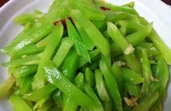 清脆|炒莴笋怎么做才更清脆？记住不要直接炒，多做一步，莴笋脆嫩入味