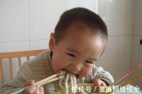 孩子|孩子身上6个表现，多半是缺钙了，少吃3物做好2事让孩子发育快