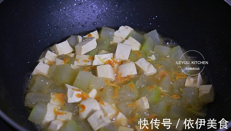 大肚腩|冬瓜和豆腐一起烩，成本不到5块钱，减肥时多吃，大肚腩越来越小