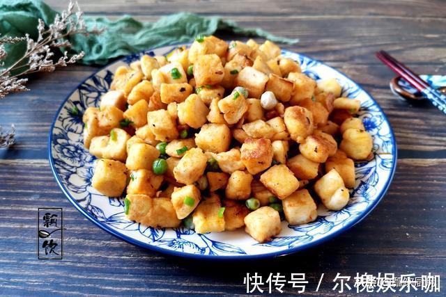 馒头丁|3元钱解决一顿美味早餐，兜里没钱也不用饿肚子，满满一盘吃得饱