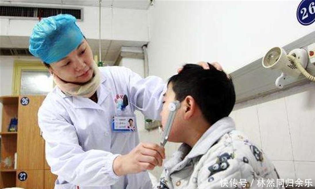 耳朵|5岁儿子耳朵疼,送医后医生怒斥宝妈无知这3种东西别放孩子床头