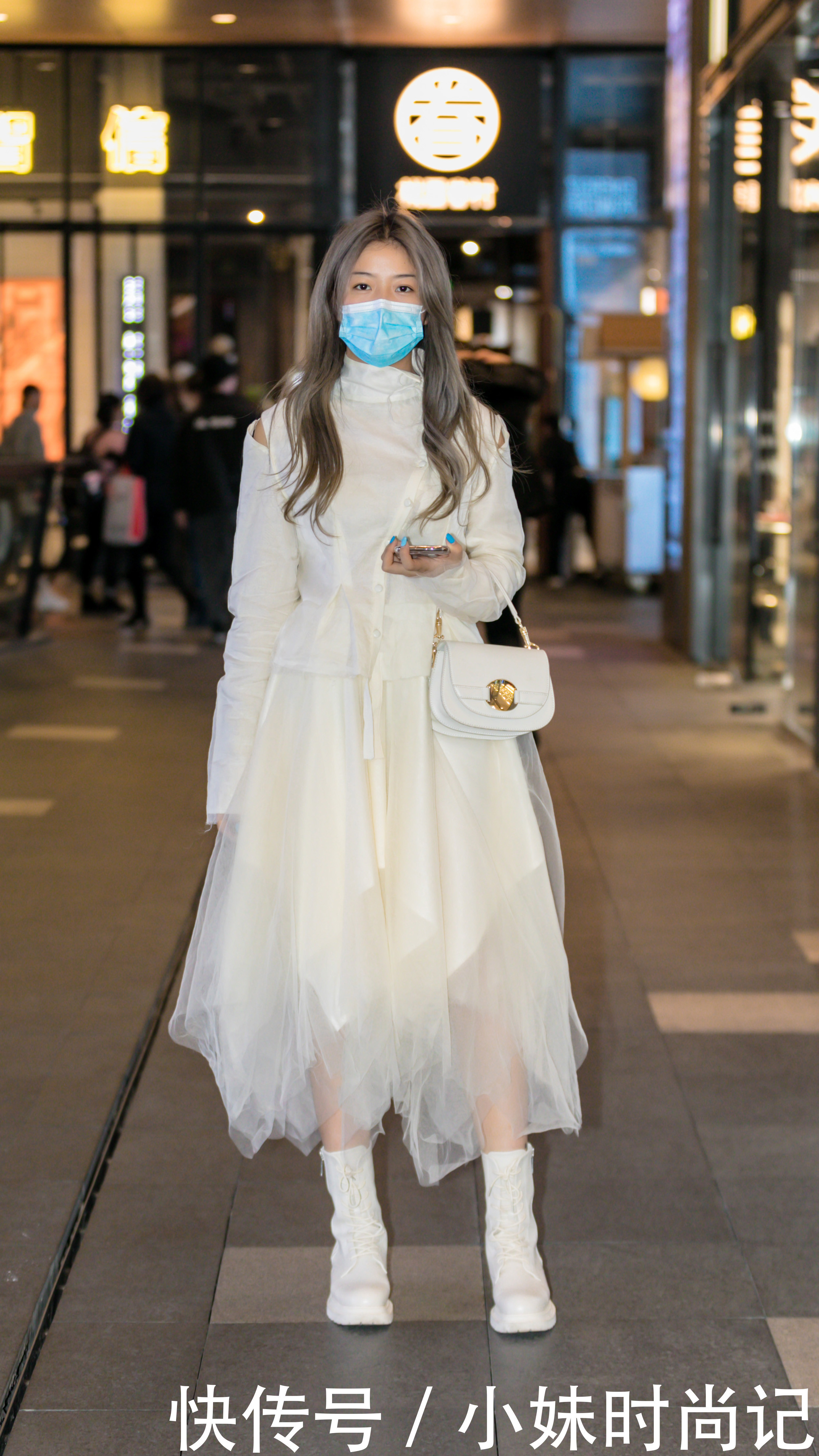 搭配冬季服装, 美容选择新品种的短靴, 时尚的外观也可以彰显时尚品味