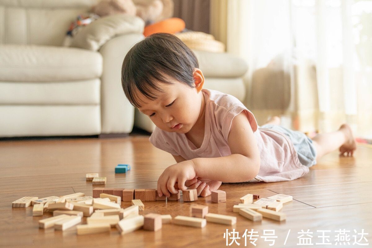 宝妈|6个月的宝宝有这几种行为,说明他们智商高,家长要适当培养