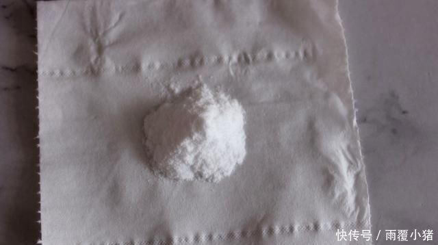 大蒜皮|大蒜皮别再扔了,有钱人都留在家里用,用途花钱买不到,厉害了