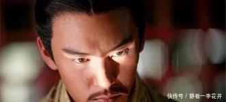 皇帝|皇帝生病大臣去看望,一位因太激动把脚崴了没去成,保住了一条命!