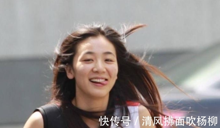 美女|女篮第一美女宣布退役,郭艾伦送上祝福,球迷高呼:在一起