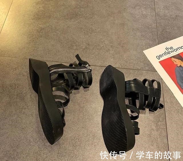 脚背 是时候穿凉鞋了!今年流行这几款,清凉显脚小!