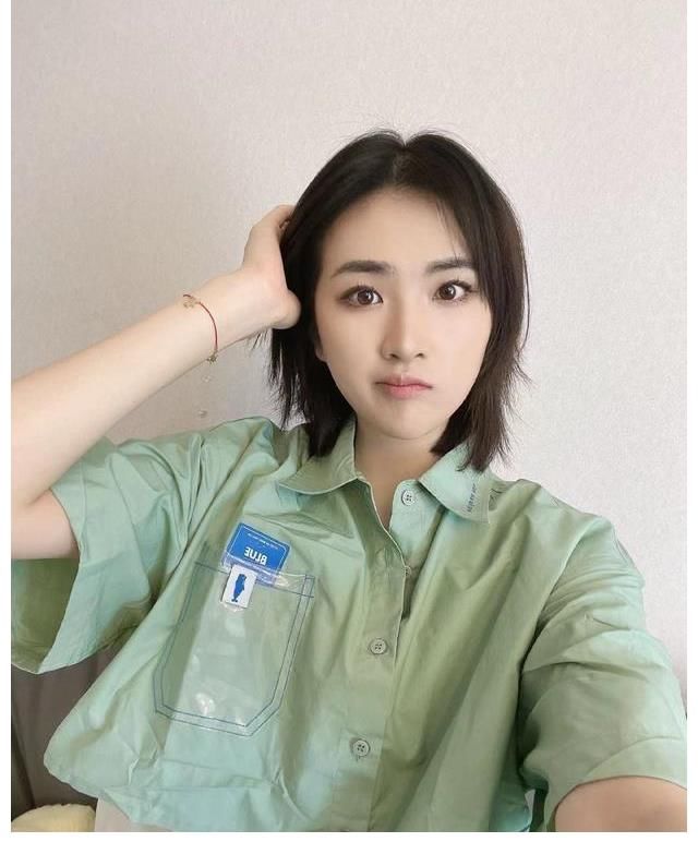 下凡|手可摘星辰却称自己要追梦，姚安娜的“下凡”，迎来一片“差评”