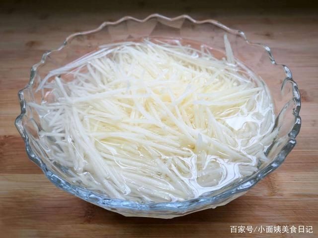 天热了,家人最馋此菜,蒸一蒸10分钟上桌,特鲜香,回回都不够吃