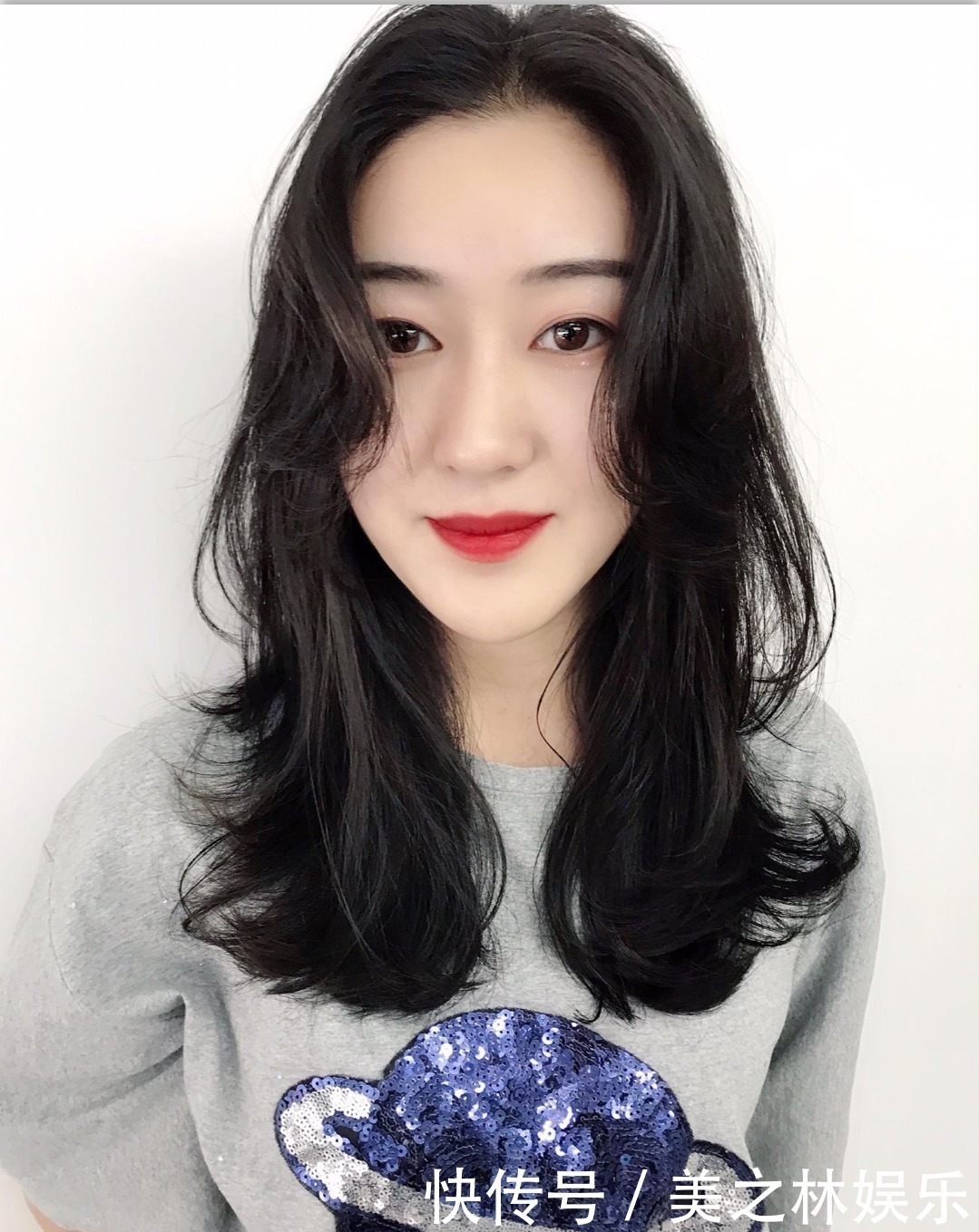 发型 秋冬女发别乱剪了,新时尚发型27款送给大家,无论长短都心动