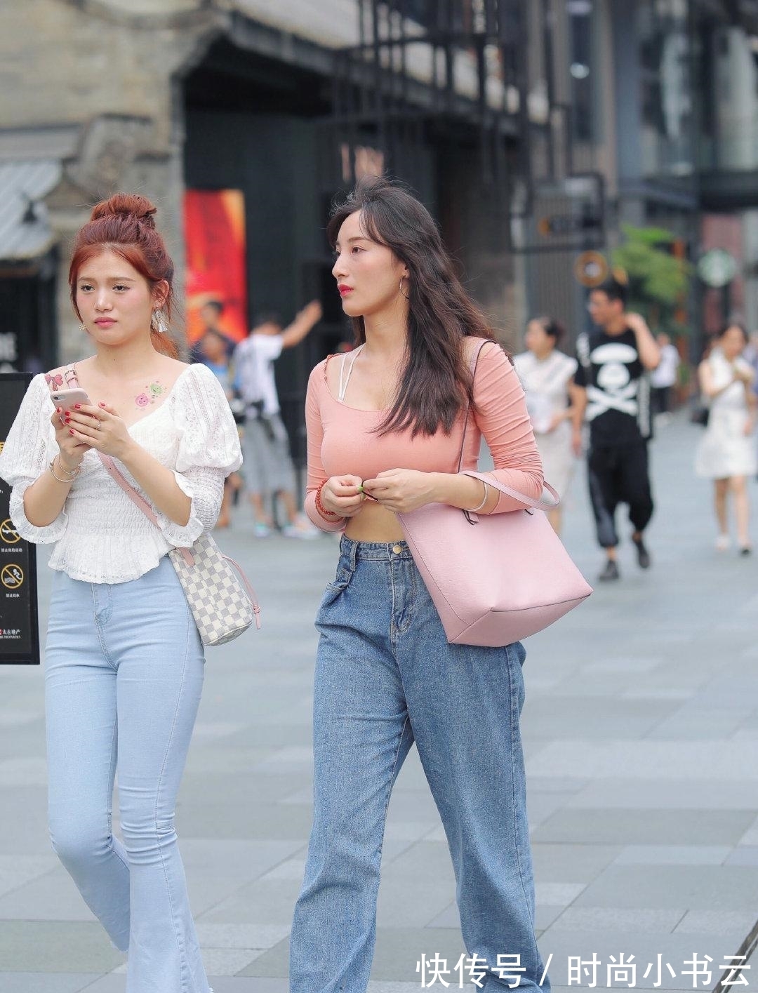 上衣|街头休闲风,粉色上衣配深色大码牛仔裤,发型更显沉稳大气