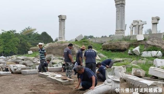 圆明园被毁150年后，专家对其修复时，发现50000多件文物