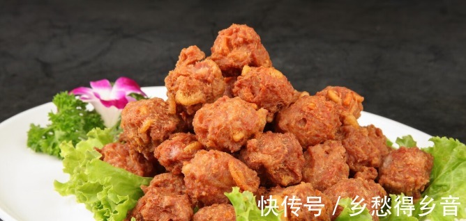 炸肉丸子,记住不放鸡蛋和面粉,教你正确做法,焦香酥脆不回软!