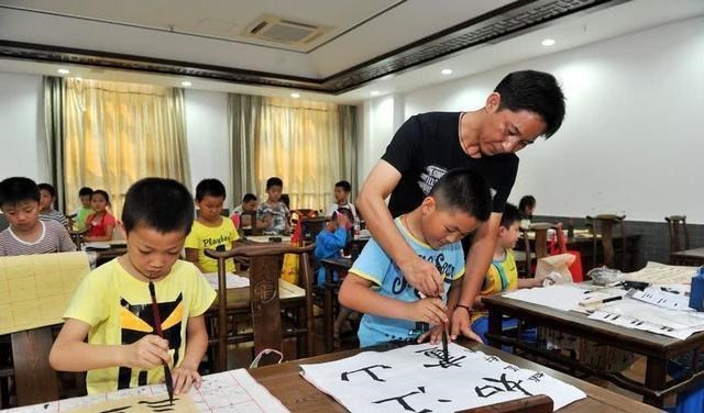 乒乓球|孩子五岁前，别报这两种兴趣班，反而容易伤智力，很多父母不知道