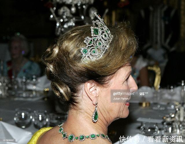 闲聊丨“与爱同名”,王室珠宝中那一抹醉人的颜色