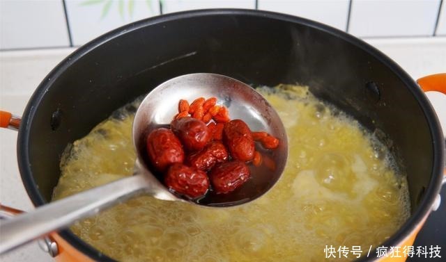 这粥,妈妈早餐必喝,满满的全是胶质,每周喝几次,省买化妆品了!