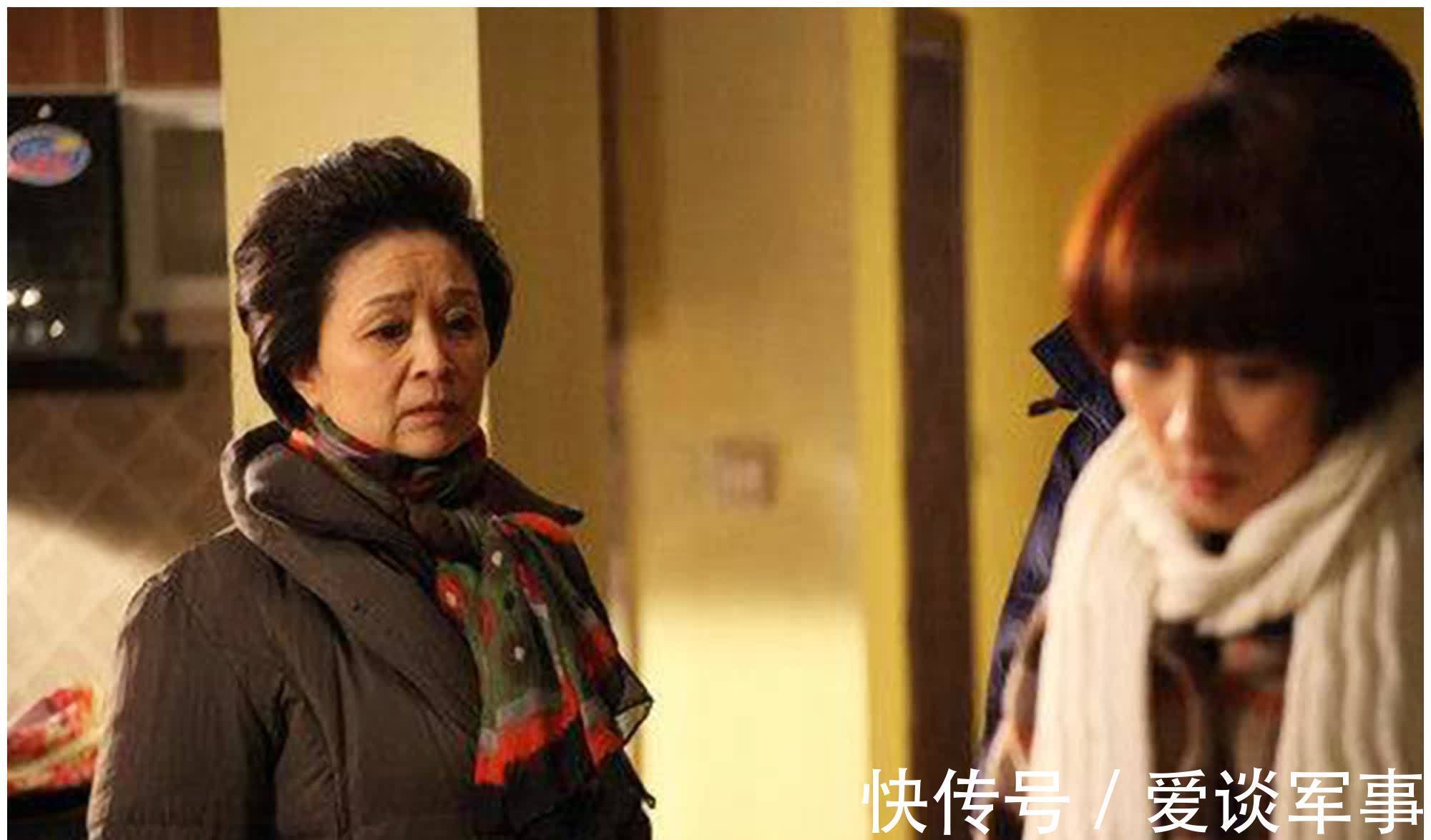 弟弟|“啃女”现象逐渐流行,老人为占便宜装糊涂,女儿不明所以乐呵呵