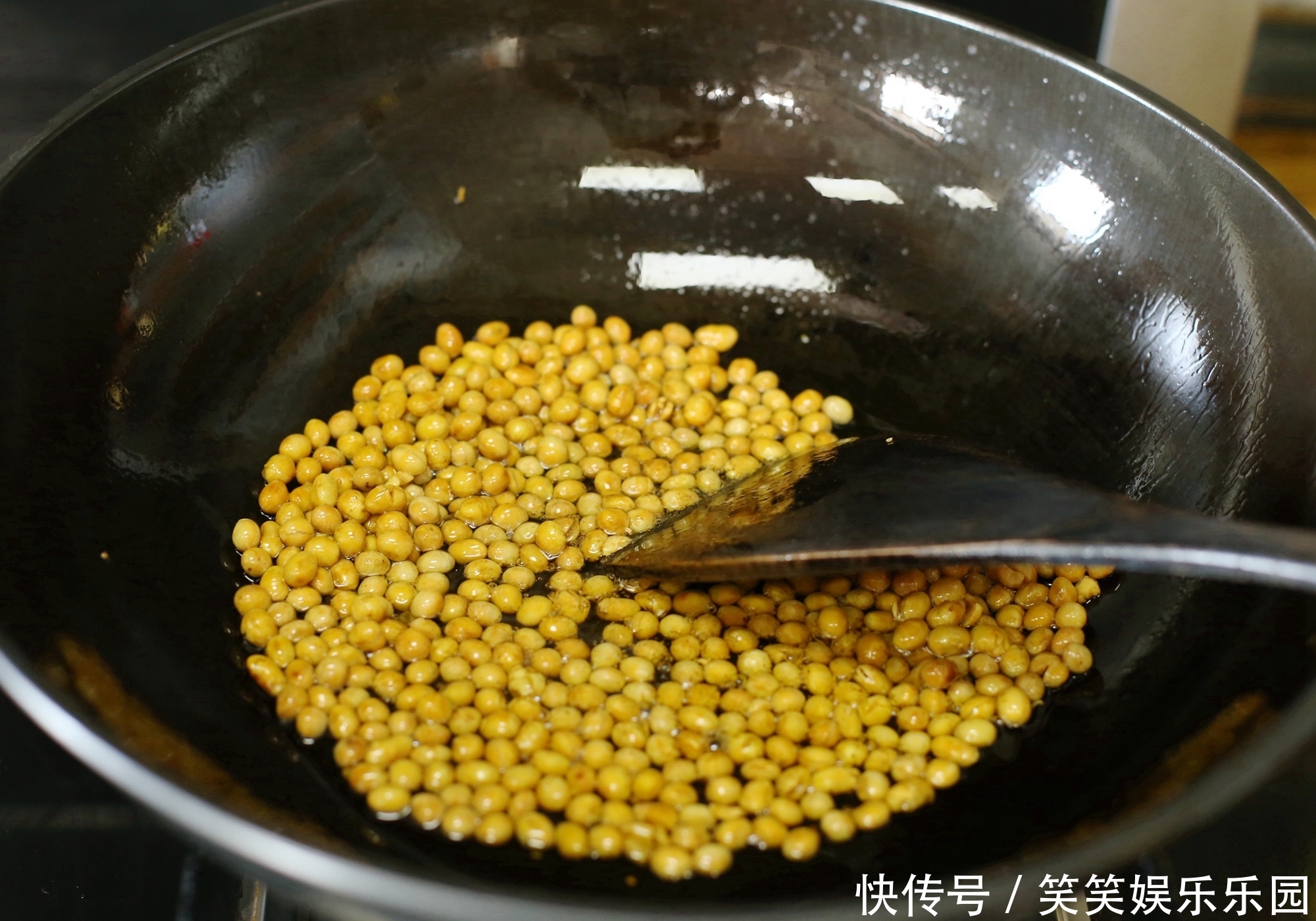 下酒|夏日下酒,又香又酥,轻轻一嚼就碎!3块钱做一盘,比花生香十倍