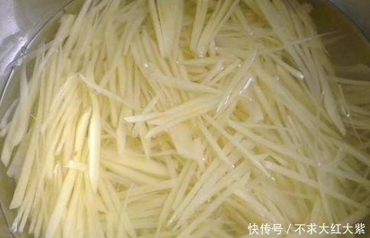 没想到这个东西还可以当饺子馅,香软细腻比肉还香,你肯定没吃过