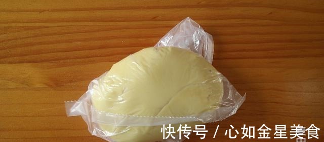 月饼|这款五仁月饼太香了，传统做法味道经典！