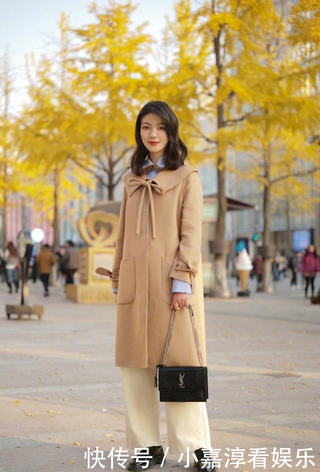 毛呢|入冬后别总穿阔腿裤,最近流行的“毛呢裤”,时尚保暖又遮肉