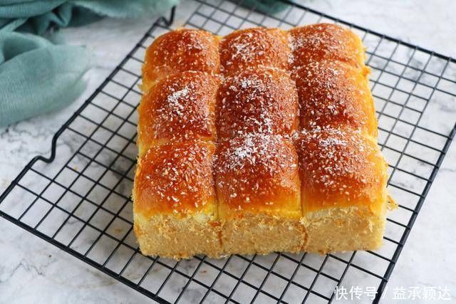 面包别再买了,自己在家做,不用黄油不用高粉,柔软拉丝真好吃!