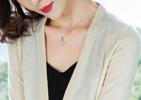 春风拂面,正是穿“开衫”的好季节,件件美若天仙,贼显嫩迷人