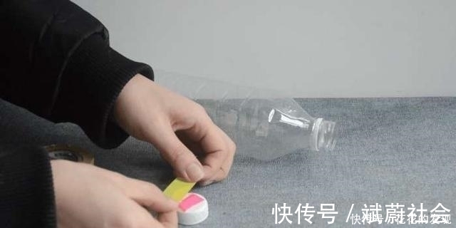 塑料瓶别扔了,小伙在瓶子上打两小洞,改造成打气筒,省钱又省心