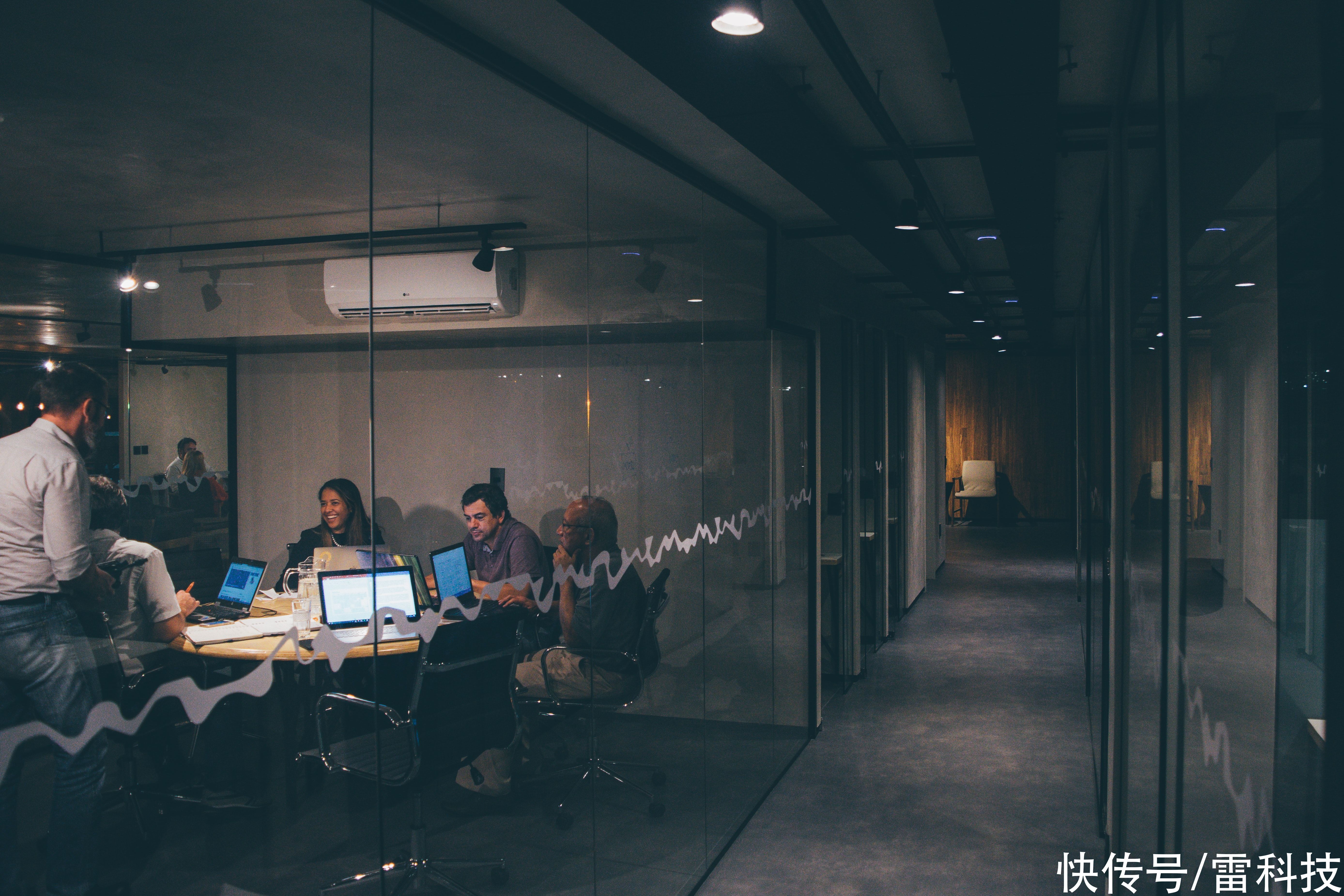 员工|多家公司取消“大小周”制度，互联网终于正常了？