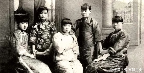 经典老照片:原来这就是古代唱戏的戏子