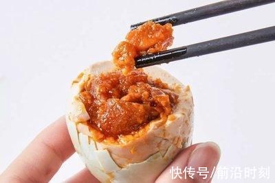 咸蛋肉饼|吃咸鸭蛋有什么好处?哪些人不宜多吃?爱吃咸鸭蛋的你不妨来了解