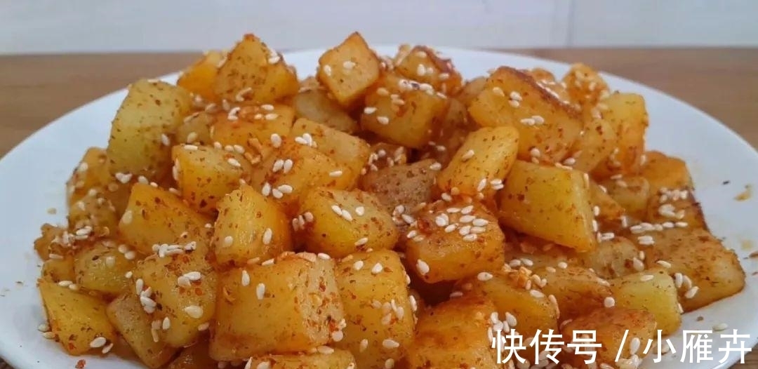 干锅|土豆又出新吃法,教你简单一做,比干锅土豆做法简单,比薯条好吃