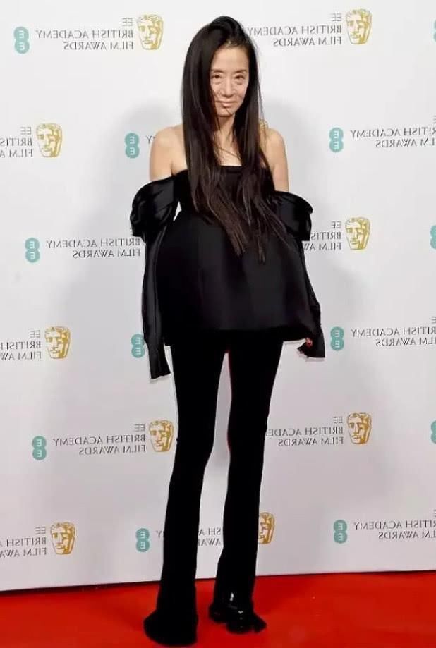 拥有|70岁的脸却拥有20岁身材,坐拥几十亿家产,被称“中国最豪奶奶”