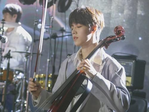 《创造营》撑腰王任胤蓬，主题曲疯狂划水，被指“德不配位”