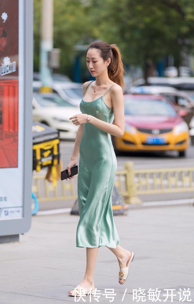 小姐姐|街拍美图,街头那些漂亮的小姐姐,时尚又性感!