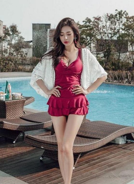 街拍：时尚靓丽的小姐妹，身姿姣好曲线优美