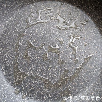 家常菜|#巨下饭的家常菜#金沙咸蛋黄鸡翅