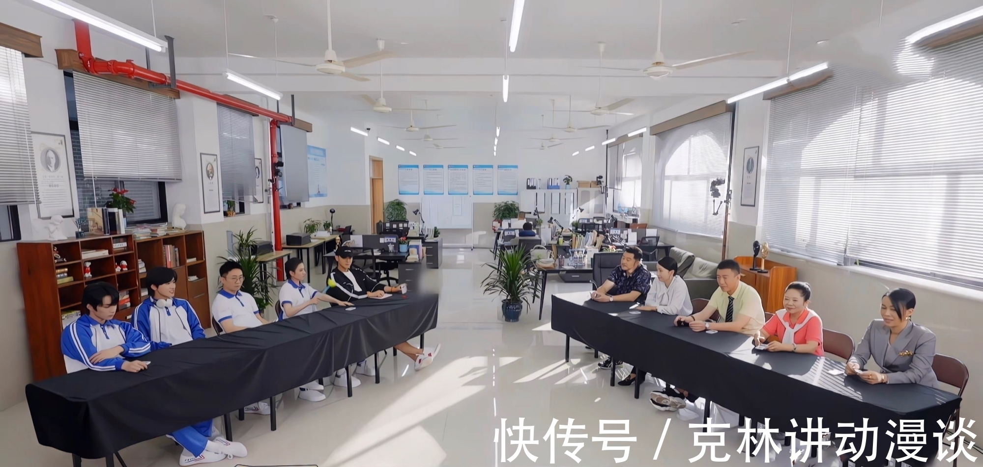 沉浸式|《萌探探探案》爆笑熱播,楊紫黃子韜齊探案,沉浸式推理實景還原