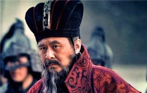 征求|曹操要改立曹植，征求贾诩意见，贾诩说完之后，曹操惊得一身冷汗