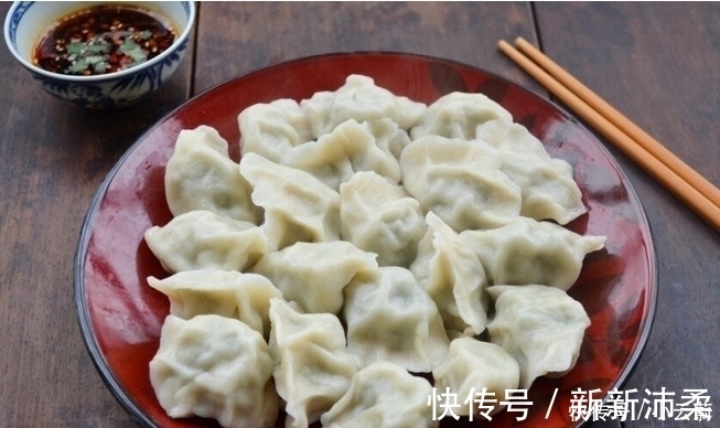 饺子馅|拌饺子馅，很多人不懂先放盐还是先放油，难怪饺子不好吃！