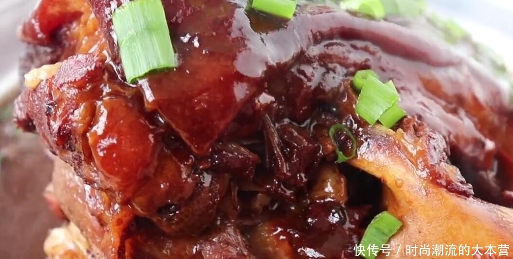 脱骨|大厨教你做红烧肘子,秘制方法超简单,肉质软糯脱骨,又香又好吃