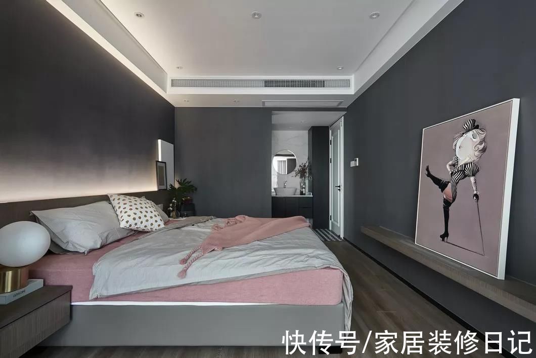 装饰画|高级灰+烟粉色的轻熟风,自带滤镜的优雅,高低吊顶的无主灯学下