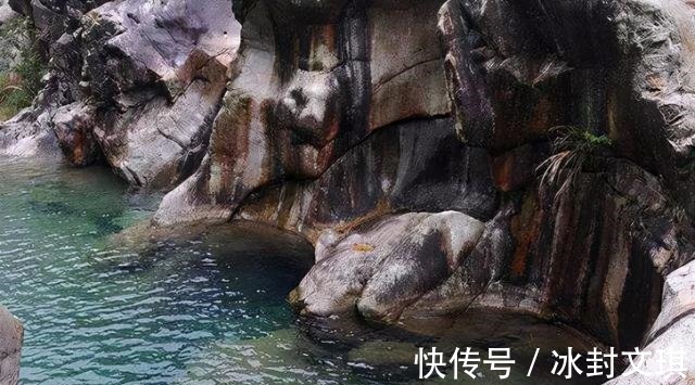 水潭|浙江山村发现神秘水潭，水底建造古代宫殿，传说龙宫被证存在