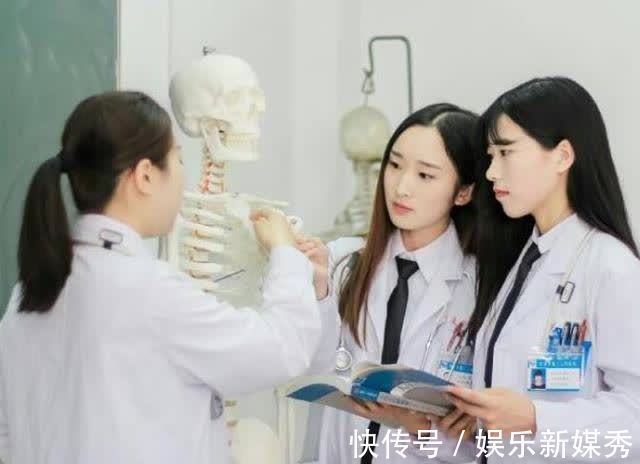 前景|医学类专业前景排名已出炉:临床医学跌出前三,榜首实至名归